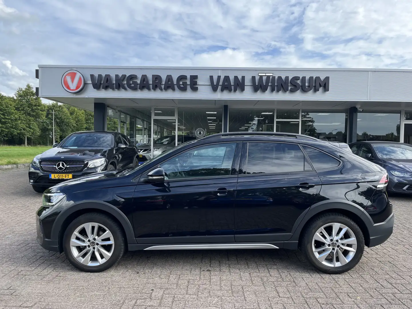 Volkswagen Taigo 1.0 TSI Life aut Zwart - 2