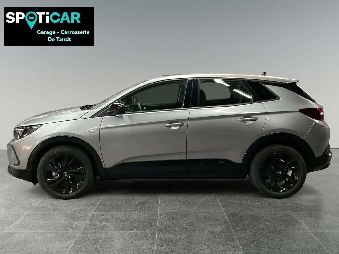 Opel Grandland GS-Line 1.2 Benzine 130 pk  met vele optie's Grigio - 2