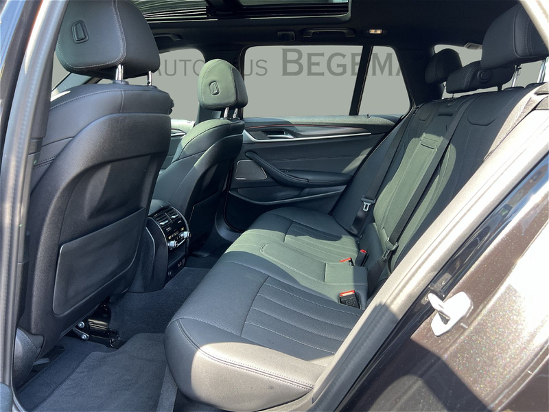 BMW 520 d T M Sportpaket AHK Pano HK — photo 10