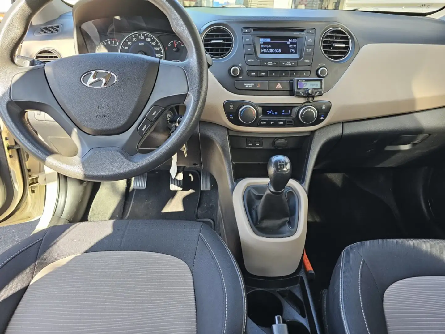 Hyundai i10 1.0i i-Motion Bruin - 2