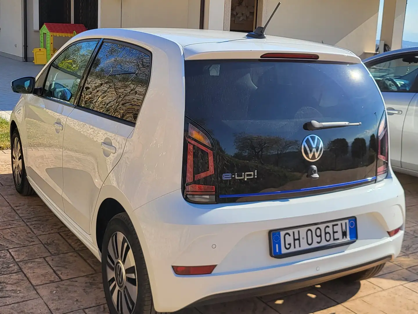 Volkswagen e-up! Biały - 1