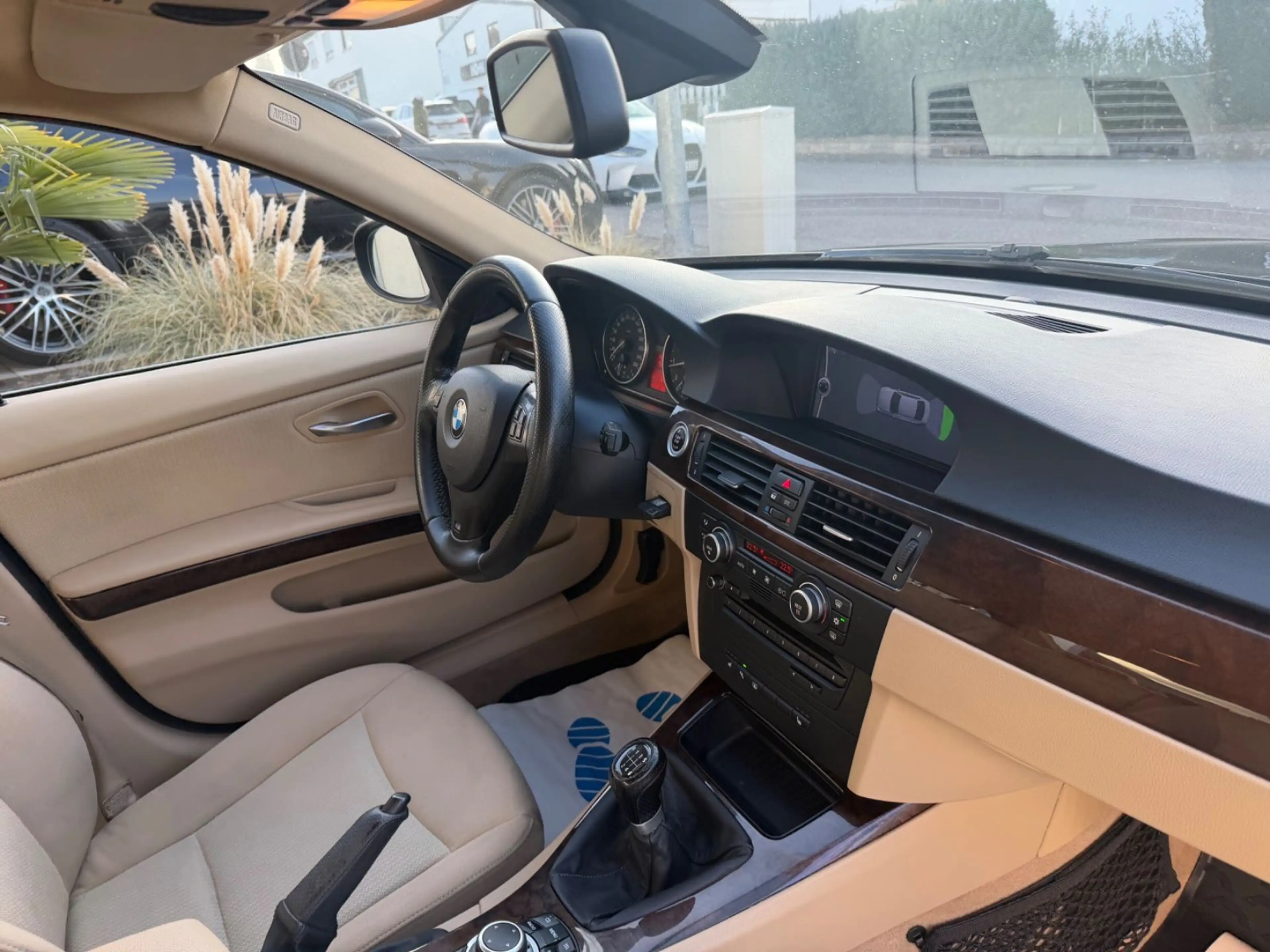 BMW 325 i Lim e90 Schalter/Navi — photo 9