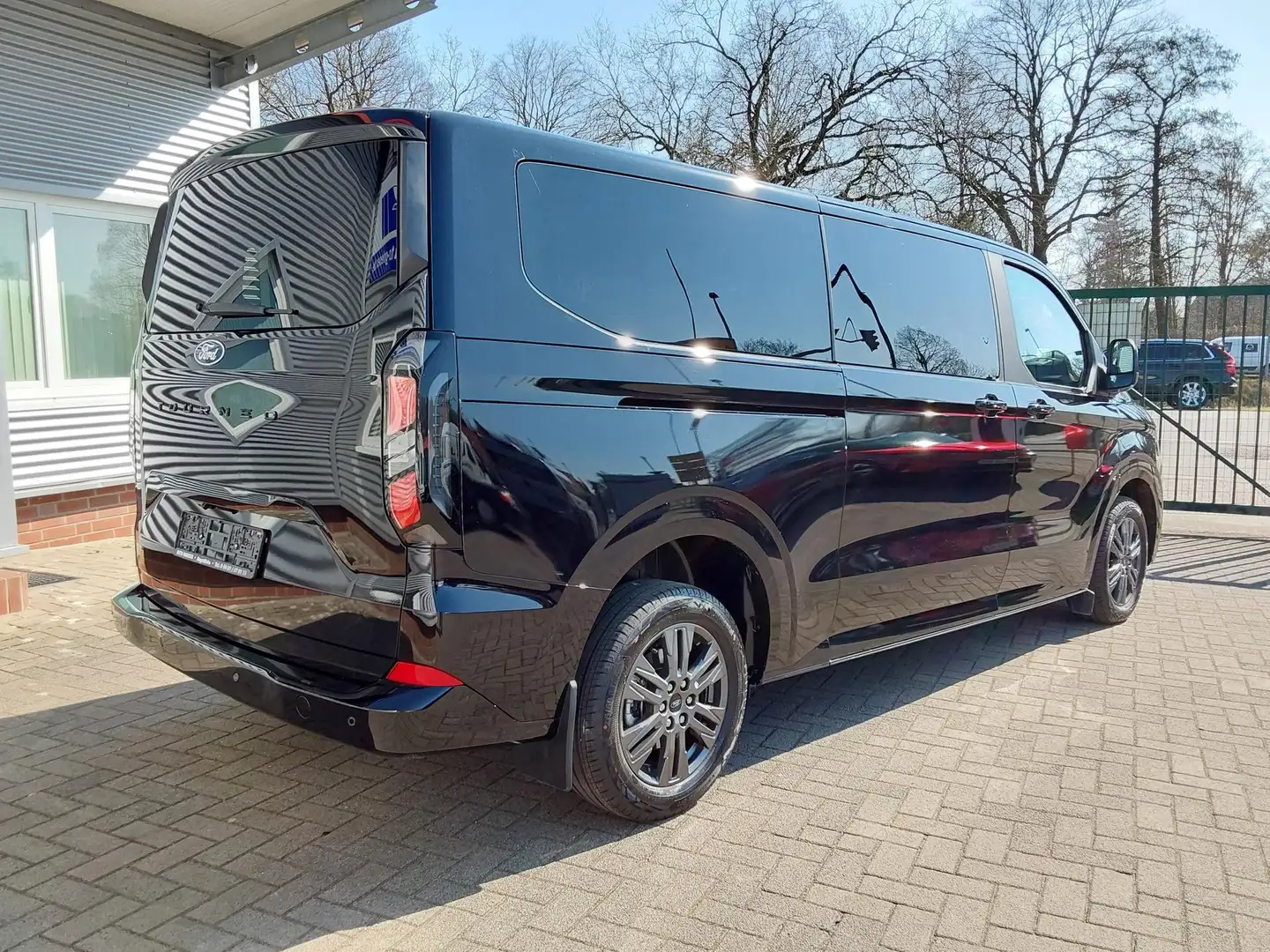 Ford Tourneo 2.0 EcoBlue 320 L2 Titanium ACC/LED/PDC/SHZ/KAM... Schwarz - 2