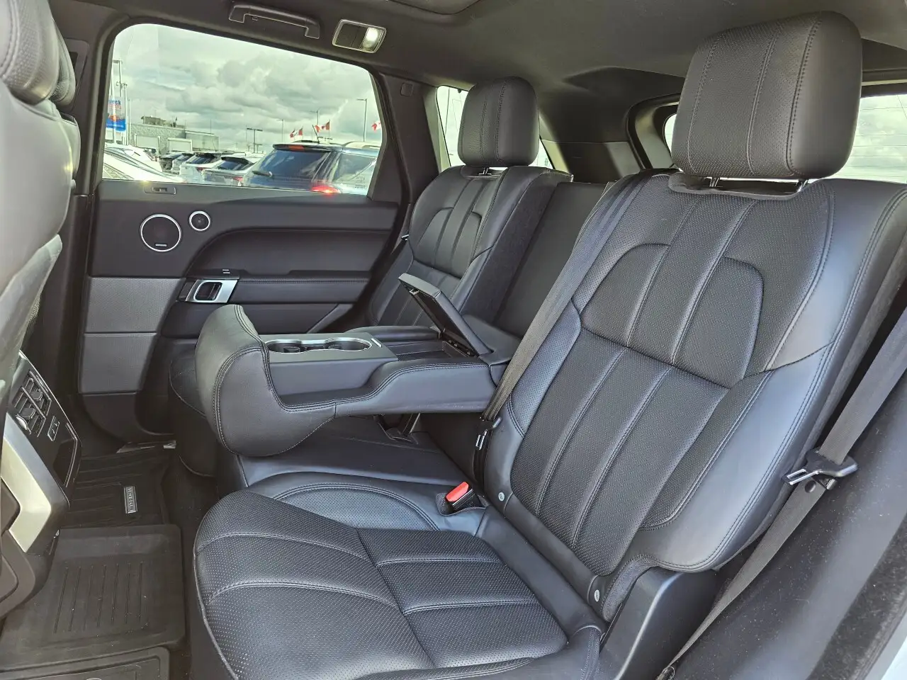 Land Rover Range Rover Sport снимка Land Rover Range Rover Sport