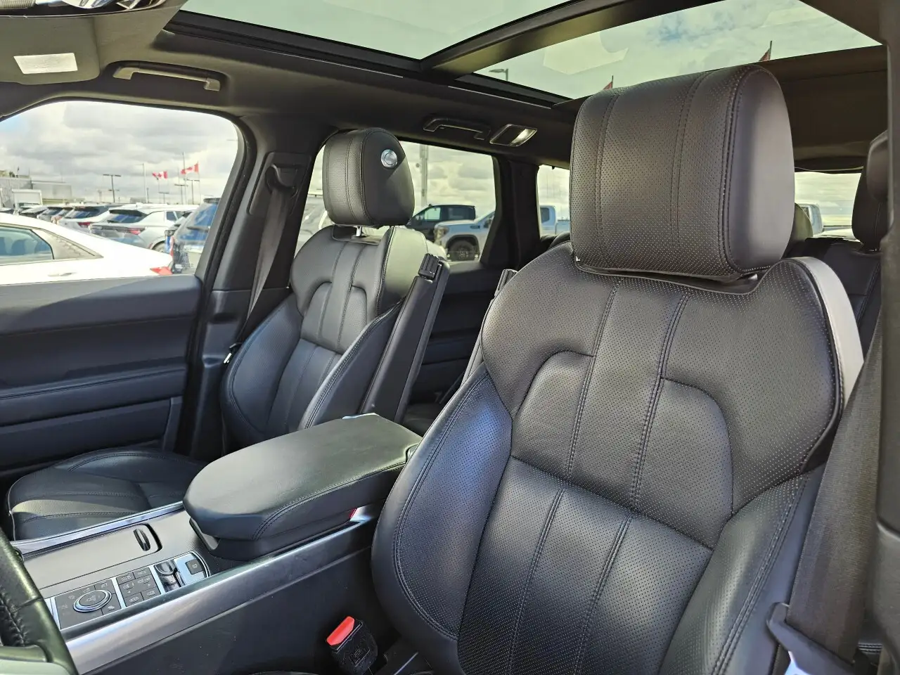 Land Rover Range Rover Sport снимка Land Rover Range Rover Sport