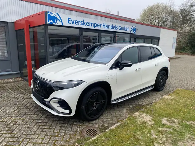Mercedes-Benz EQS SUV 580 4M Hyperscreen/Fond TV/Pano//Desingo
