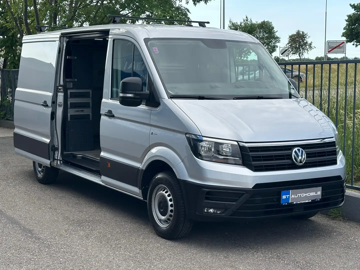 Volkswagen Crafter Kasten 35 mittellang FWD // NAVI // SITZHEIZUNG Grau - 2