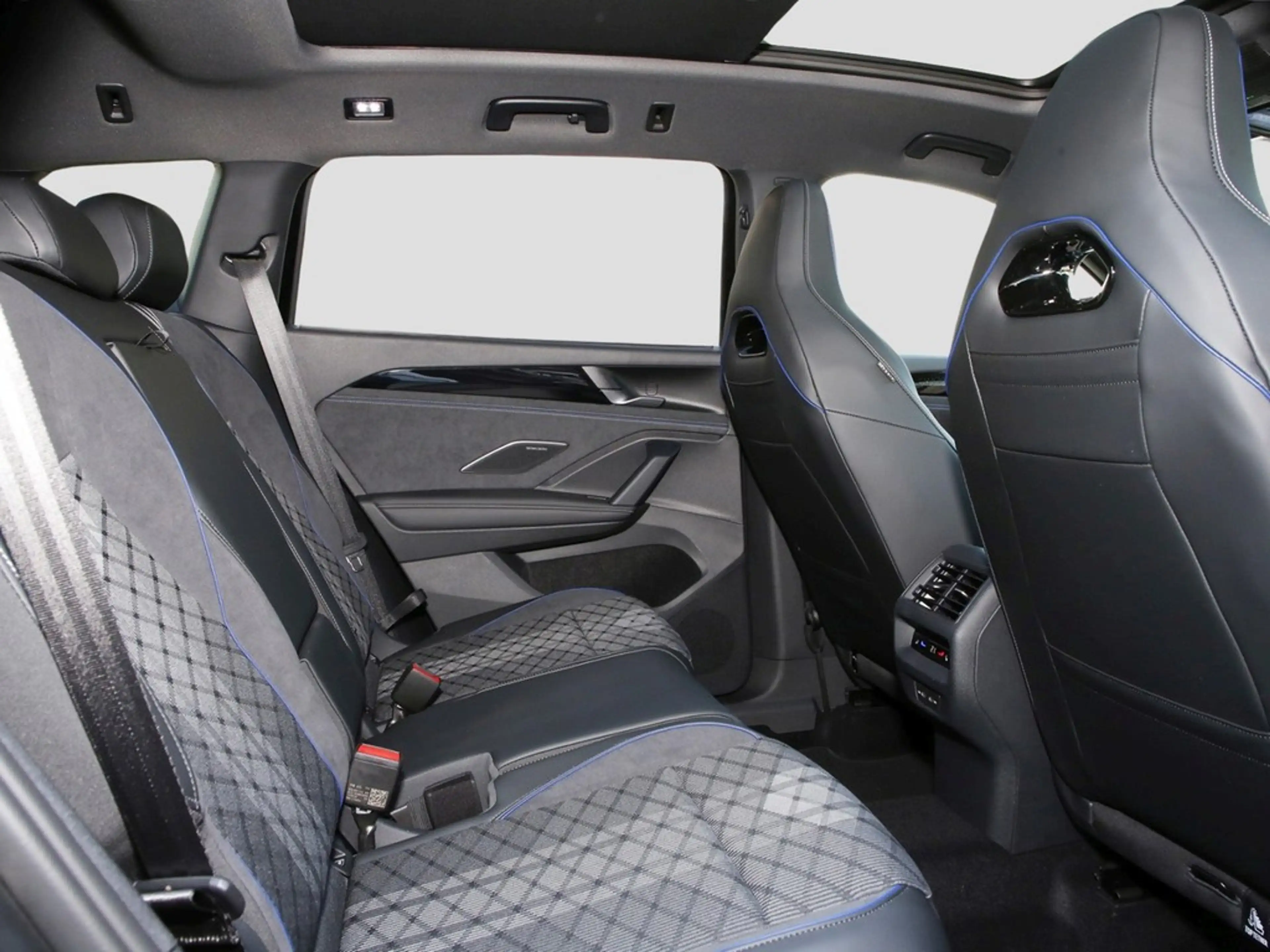 Volkswagen Tayron R-Line 2.0 TDI SCR 4MOTION 7-Gang-DSG — photo 11