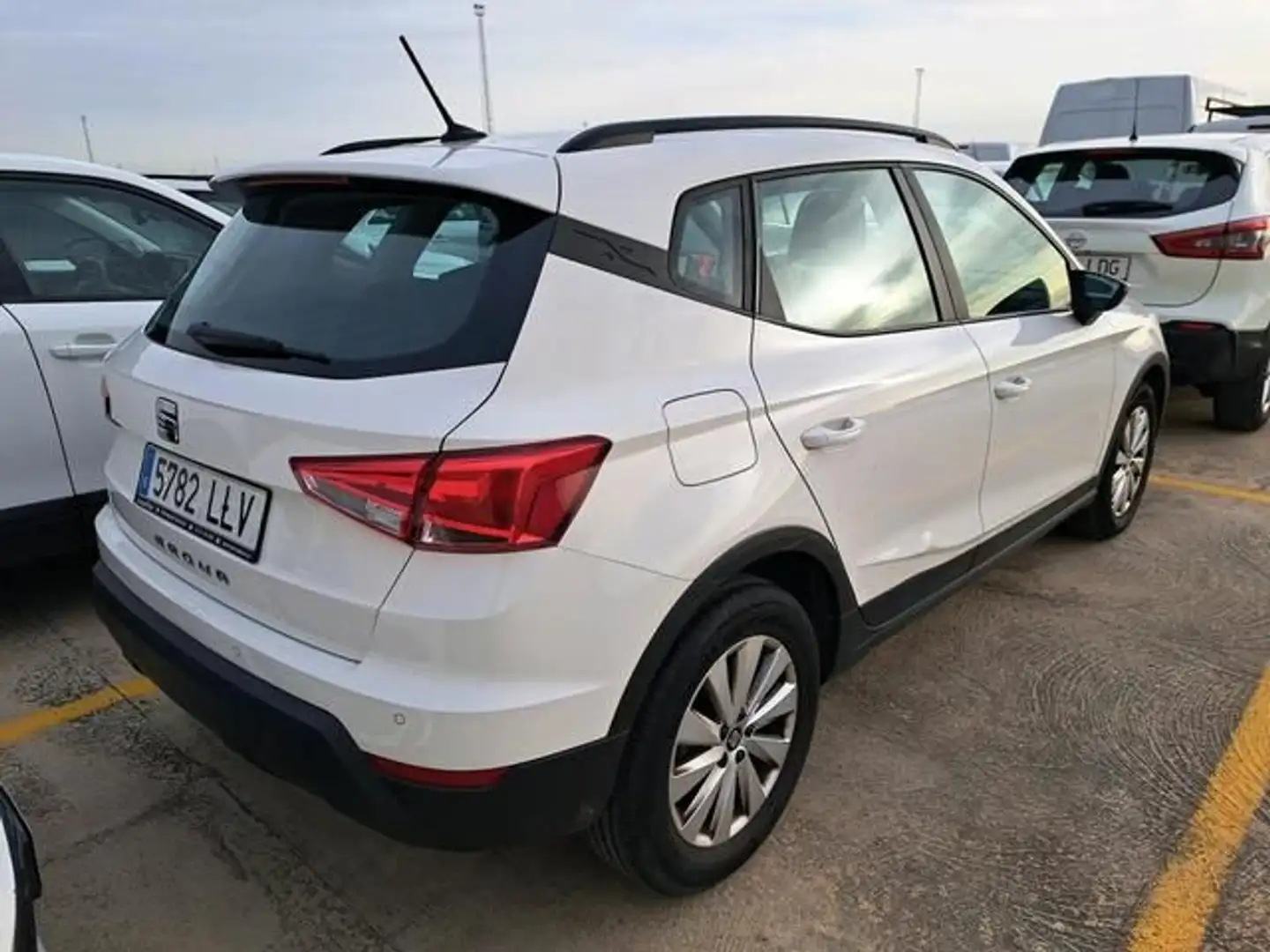 SEAT Arona 1.0 TSI Ecomotive S&S Style 110 Blanco - 2