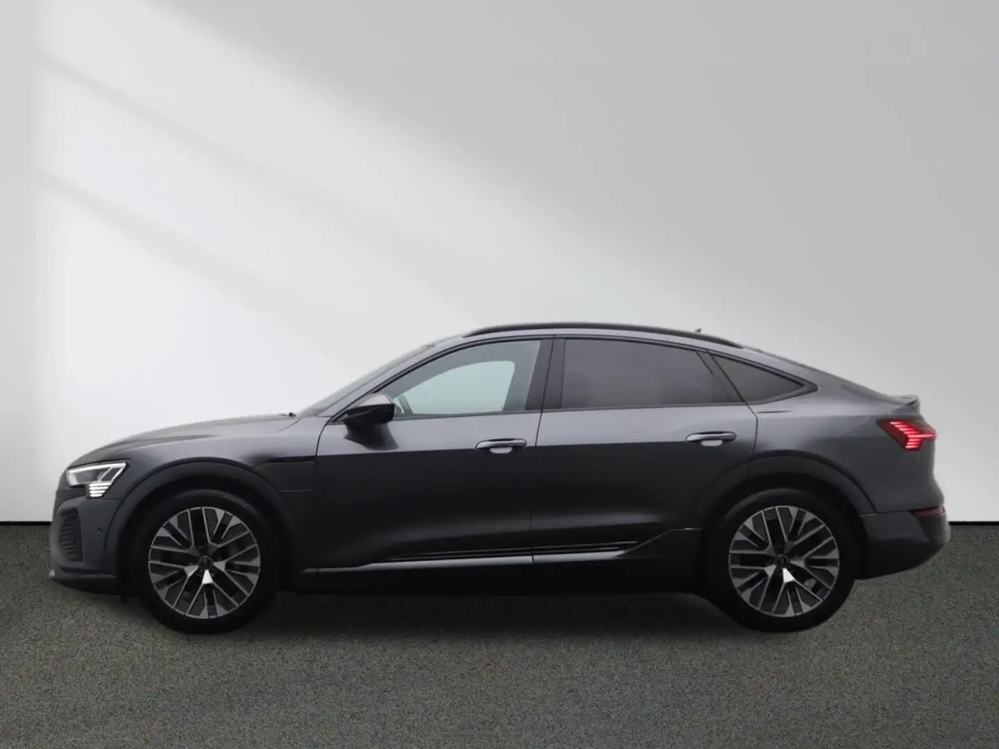 Audi Q8 e-tron Sportback 55 Sline quattro Matrix Pano Grau - 2