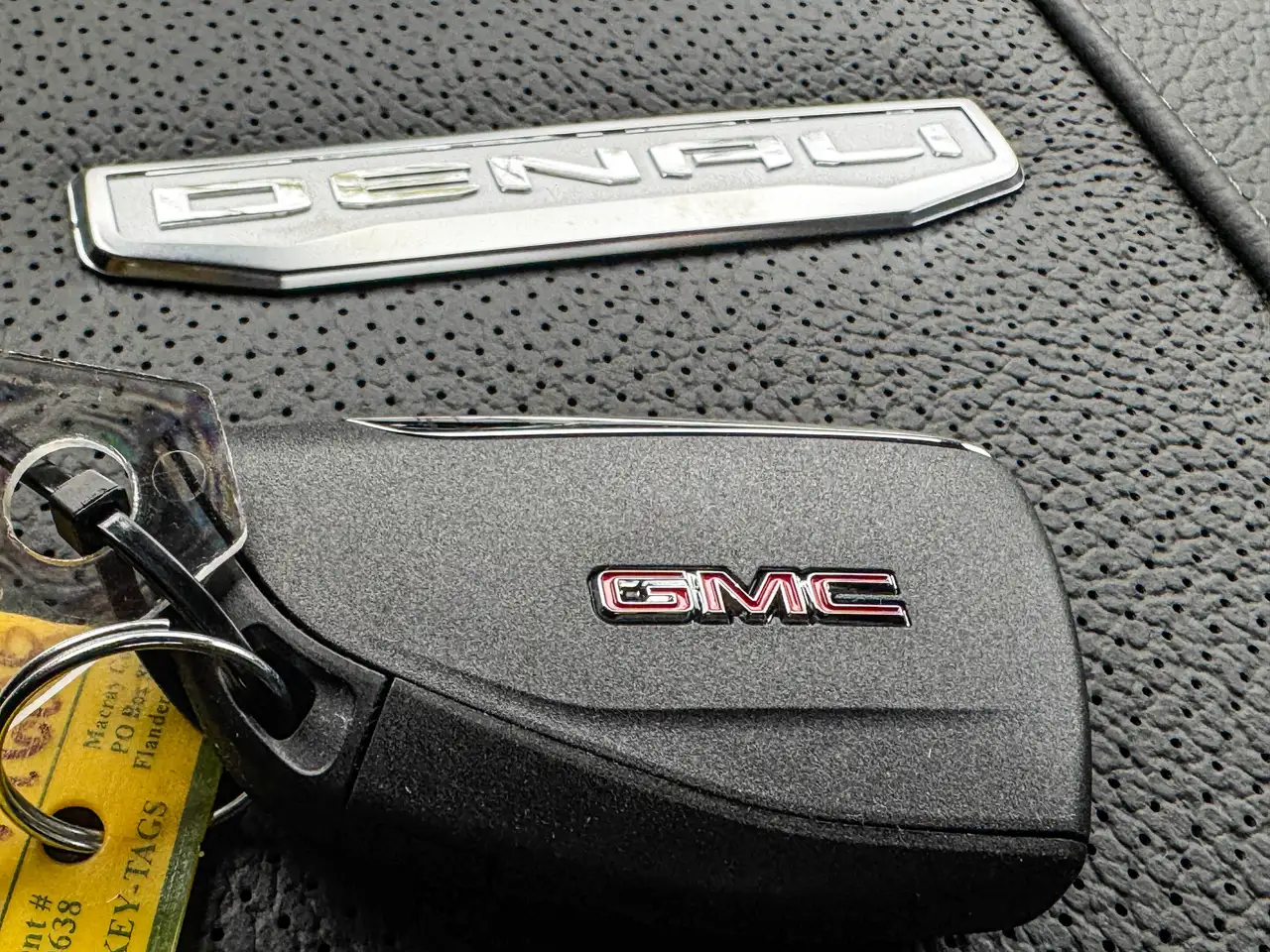 GMC Sierra 2500HD снимка GMC Sierra 2500HD