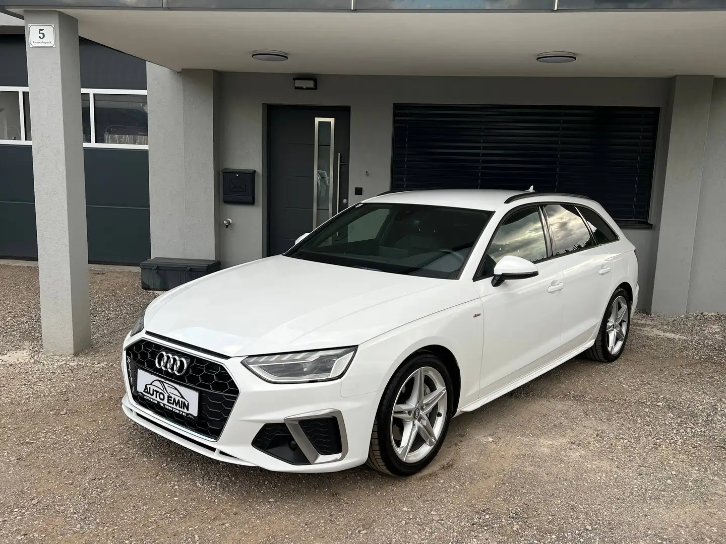 Audi A4 40 TDI S line Weiß - 1