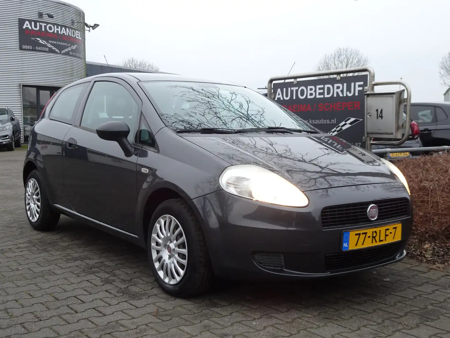 Fiat Grande Punto 1.2 Actual Gris - 1