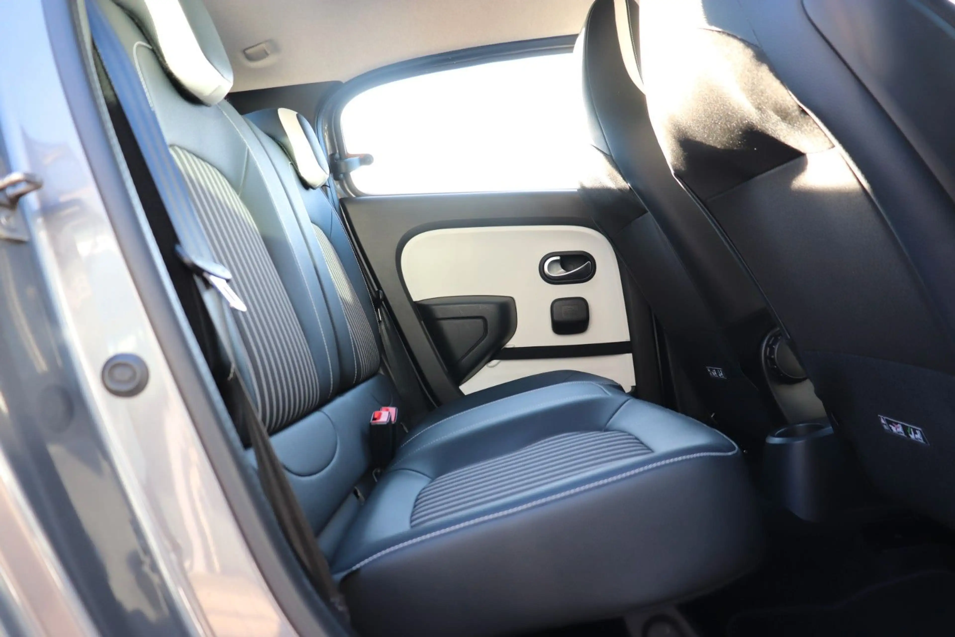 Renault Twingo Intens — photo 13