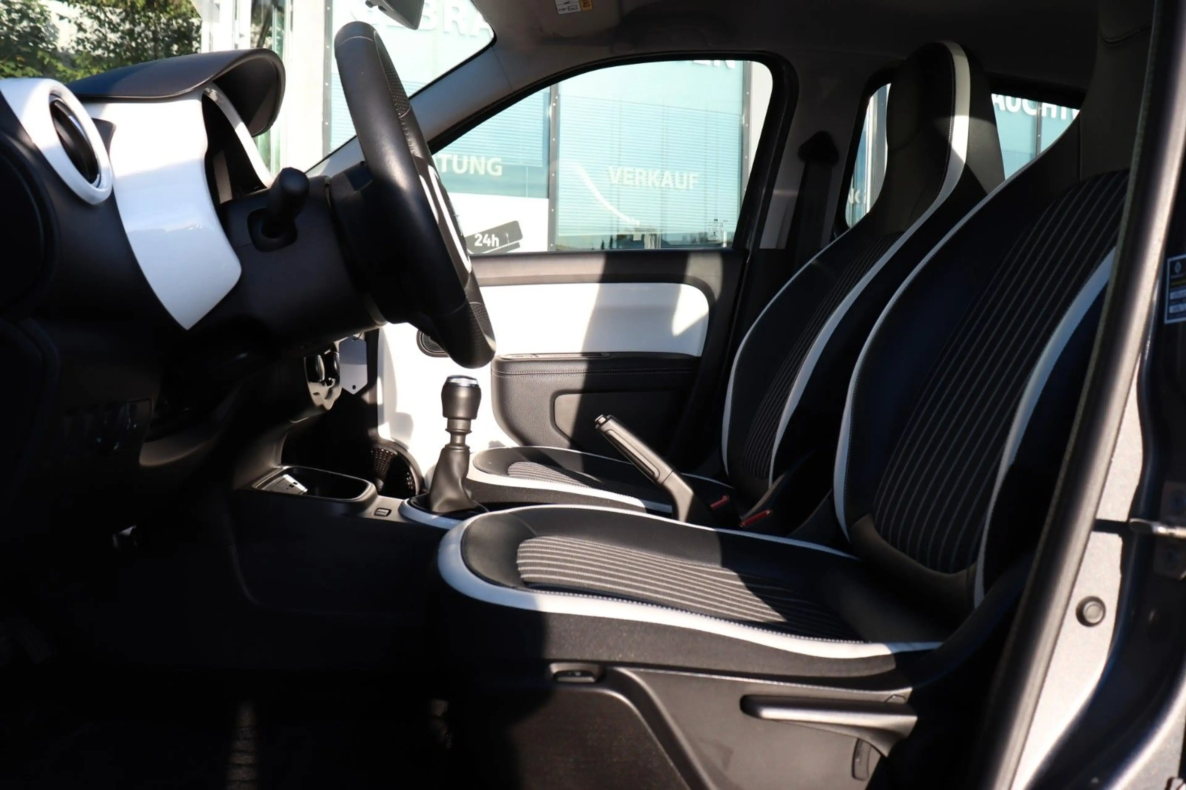 Renault Twingo Intens — photo 10