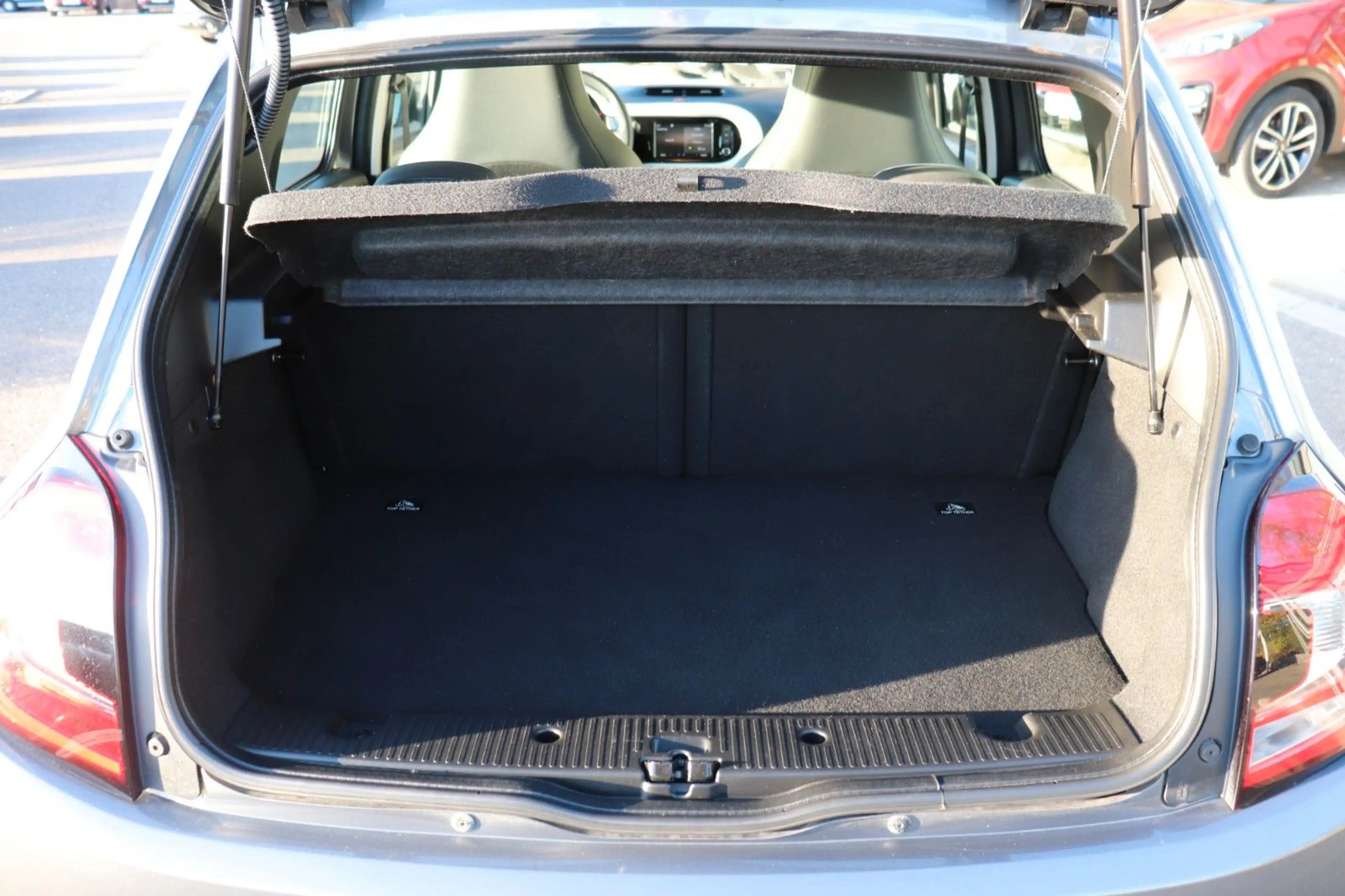Renault Twingo Intens — photo 12