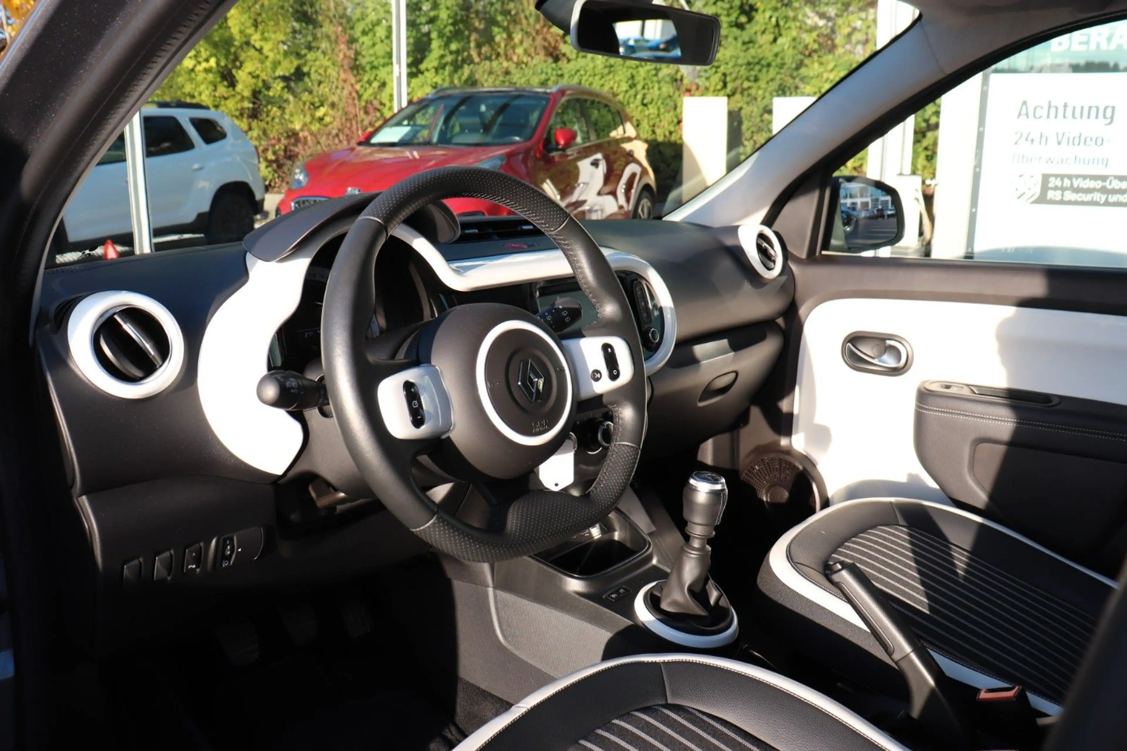 Renault Twingo Intens — photo 9