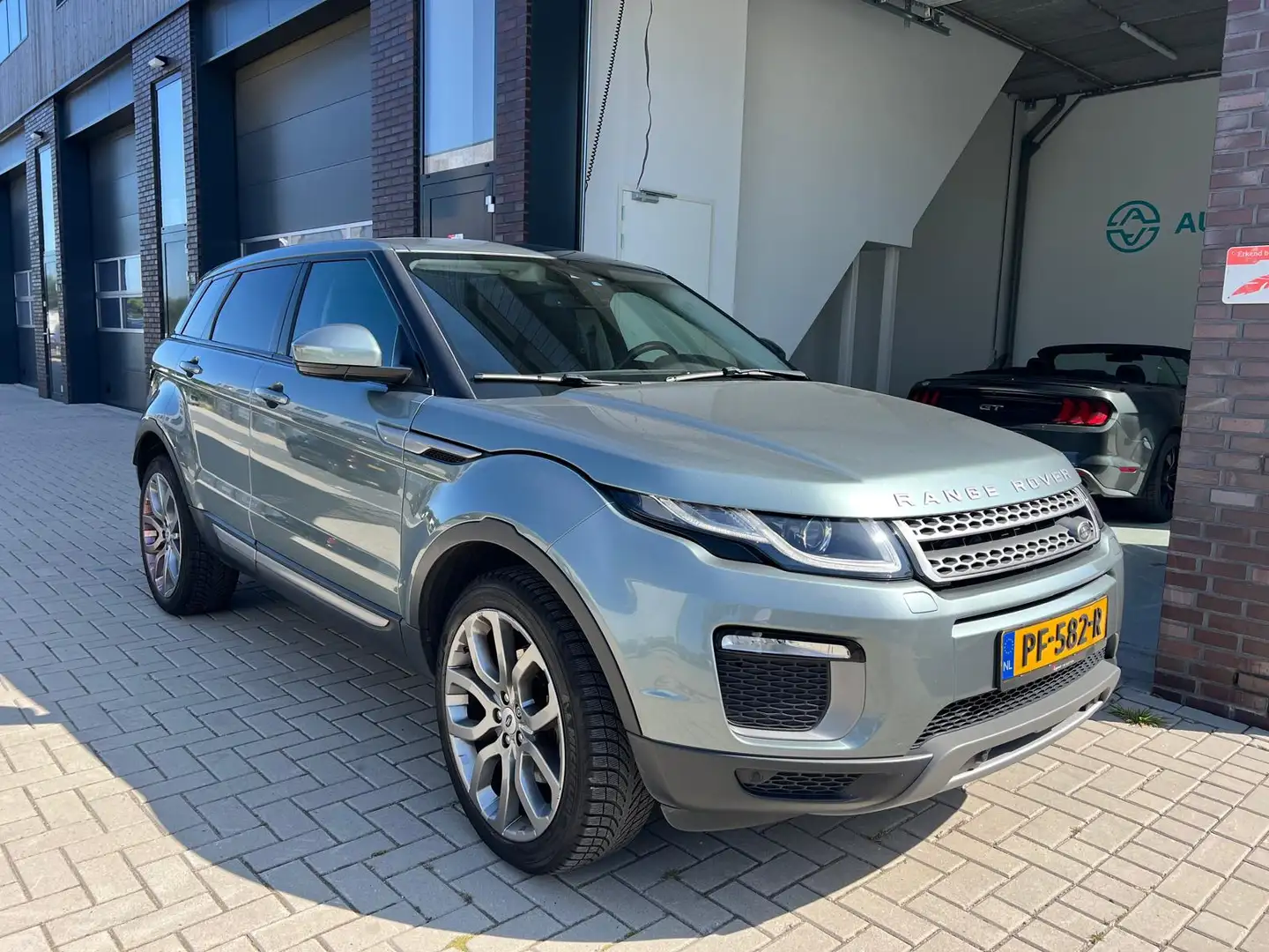 Land Rover Range Rover Evoque 2.0 TD4 Urban Series SE Leder/Pano/Cam/Cruise/NAP Gris - 1