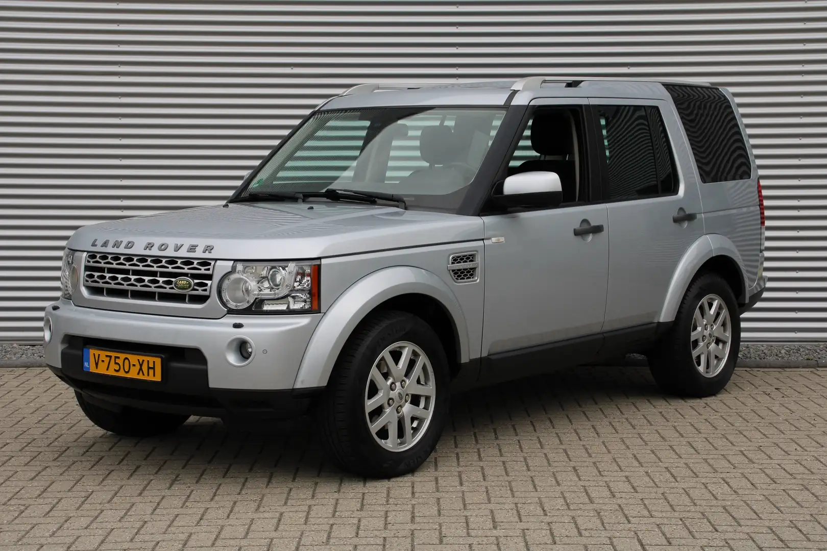 Land Rover Discovery 4- 2.7 TDV6 SE Commercial Youngtimer Zilver - 1
