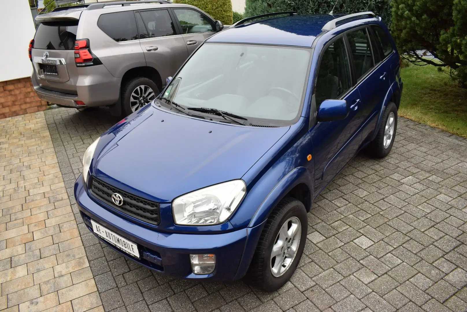 Toyota RAV 4 2.0 4x4 Special Blau - 2