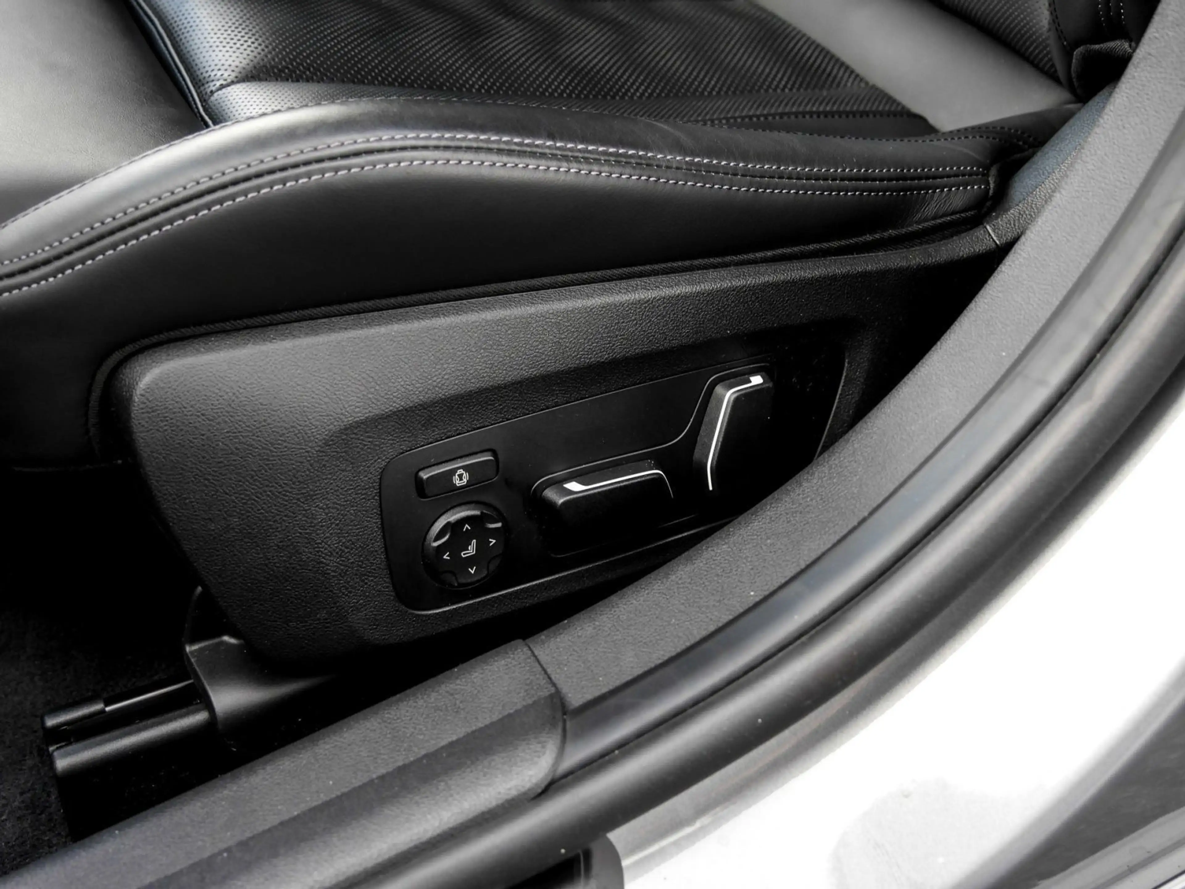 BMW M3 Competition M xDRIVE+HuD+H/K+DA+PA+19"/20" — photo 13