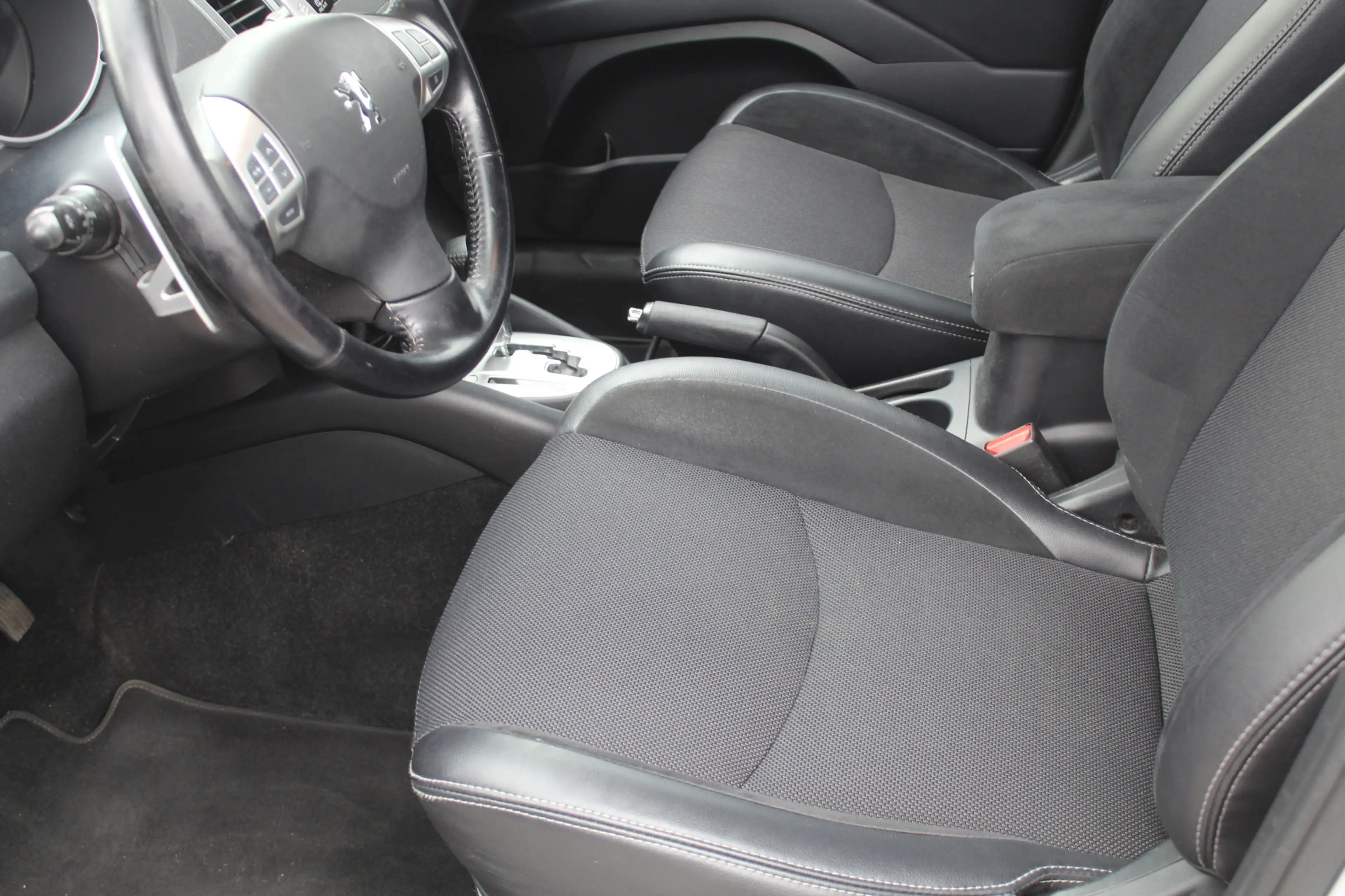 Peugeot 4007 2.4 ST 7p. Airco (automatisch) l Trekhaak l 7 pers — photo 19