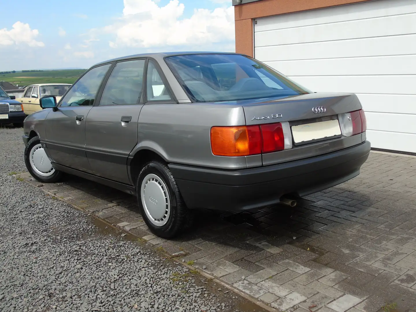 Audi 80 2HAND*38 JAHRE ALT*BATTERIE NEU*GEPFLEGT*ROSTFREI Grijs - 1