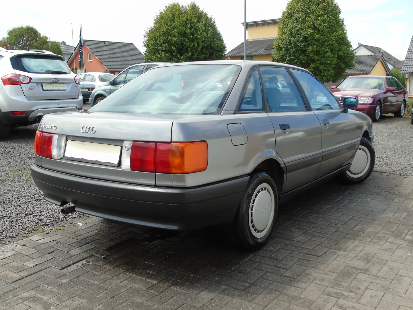 Audi 80 2HAND*38 JAHRE ALT*BATTERIE NEU*GEPFLEGT*ROSTFREI Gri - 2