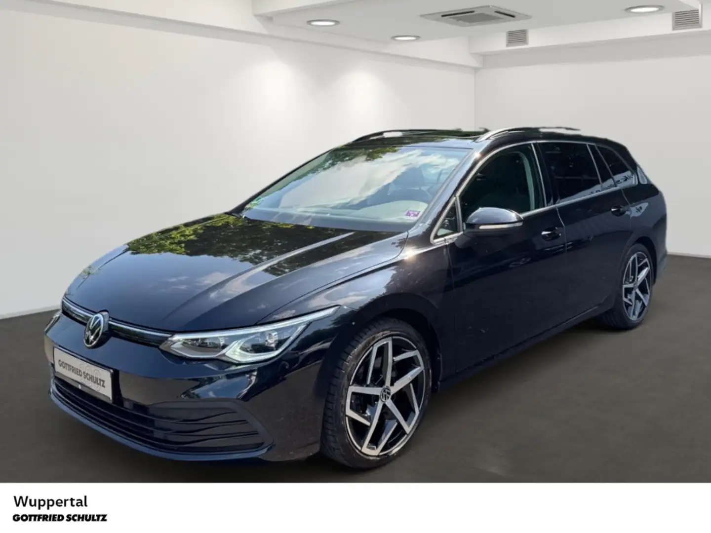 Volkswagen Golf Var 1.5 eTSI DSG NAVI PANO AHK DCC KAM ACC SHZ PDC Schwarz - 1