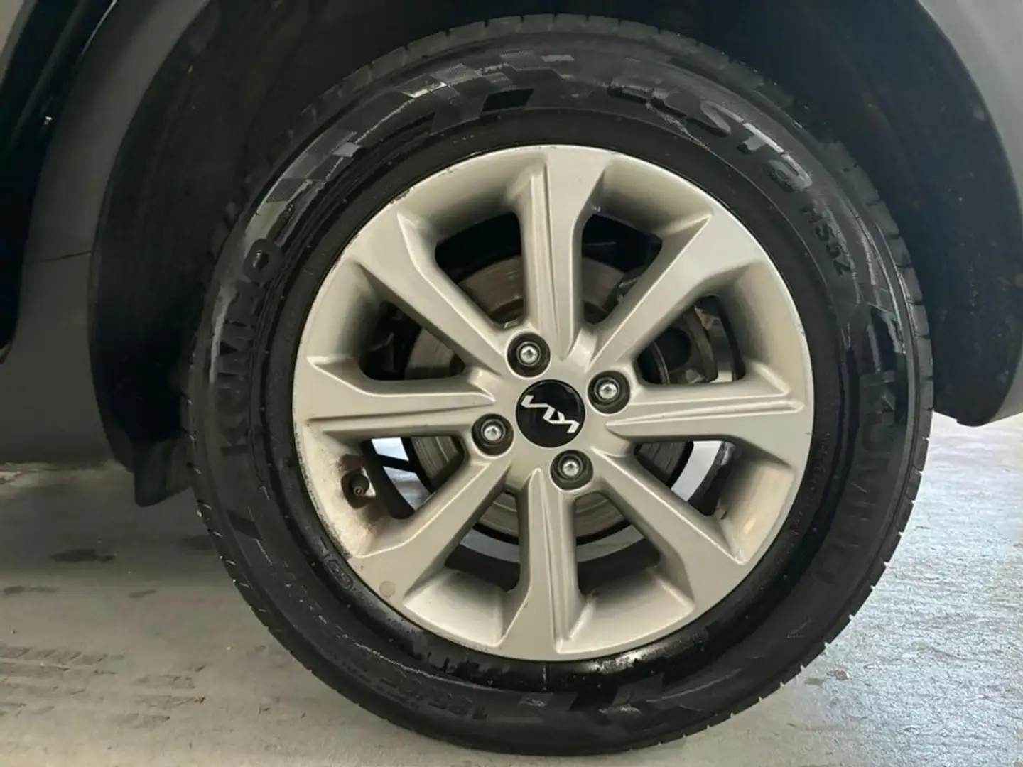 Kia Stonic 1.2 DPi 62kW (84CV) Drive Negro - 2