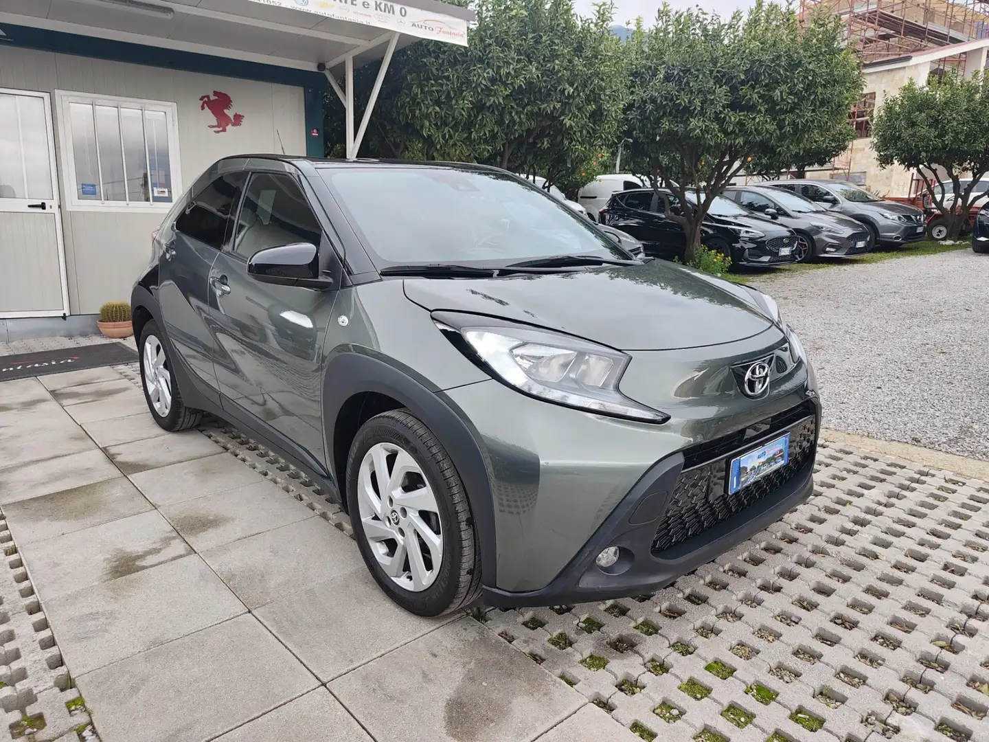Toyota Aygo X 1.0 VVT-i 72 CV 5 porte Lounge Automatic Grigio - 2
