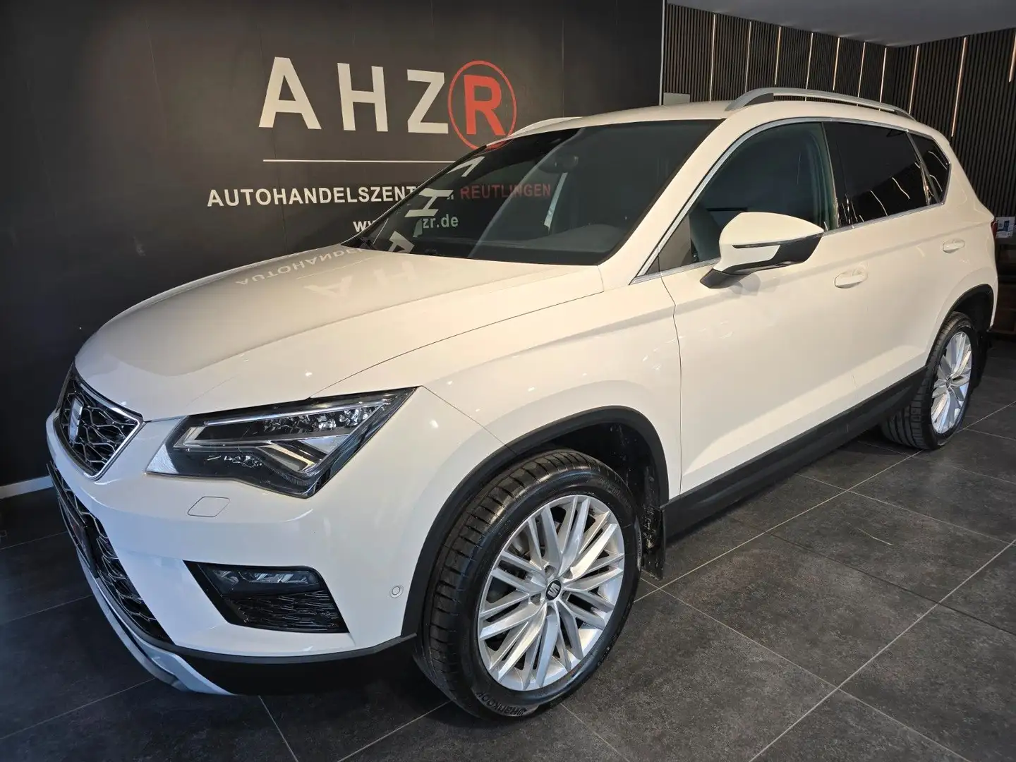SEAT Ateca 2.0 TDI 140kW Xcellence 4Drive DSG Weiß - 2