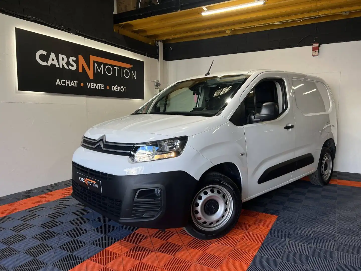 Citroen Berlingo Citroën Taille M 1.5 BlueHDI 100ch Driver - Caméra / Kit bois / Apple Car play - 1