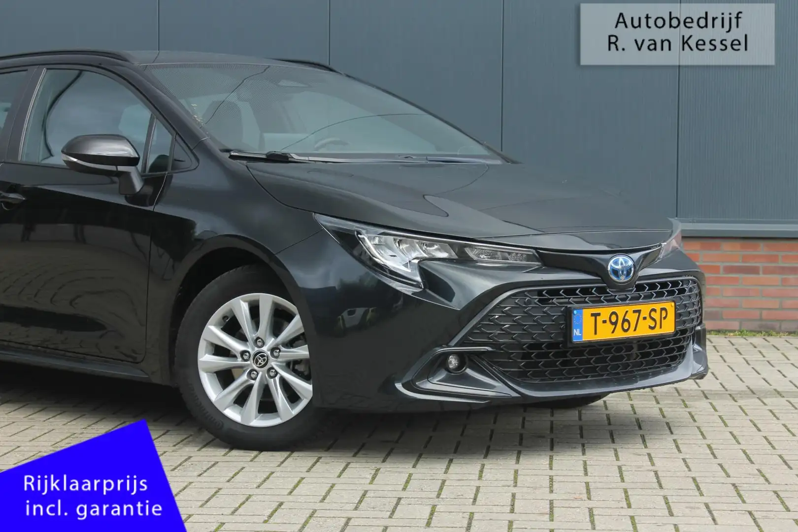 Toyota Corolla Touring Sports Hybrid 140 Active I 1 Eig. I NL-aut Schwarz - 2