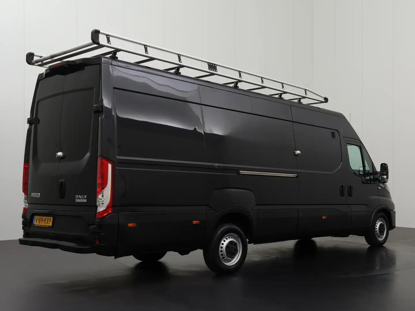 Iveco Daily 35S14 Hi-Matic Automaat L3H2 Maxi | Led | Navigati Zwart - 2