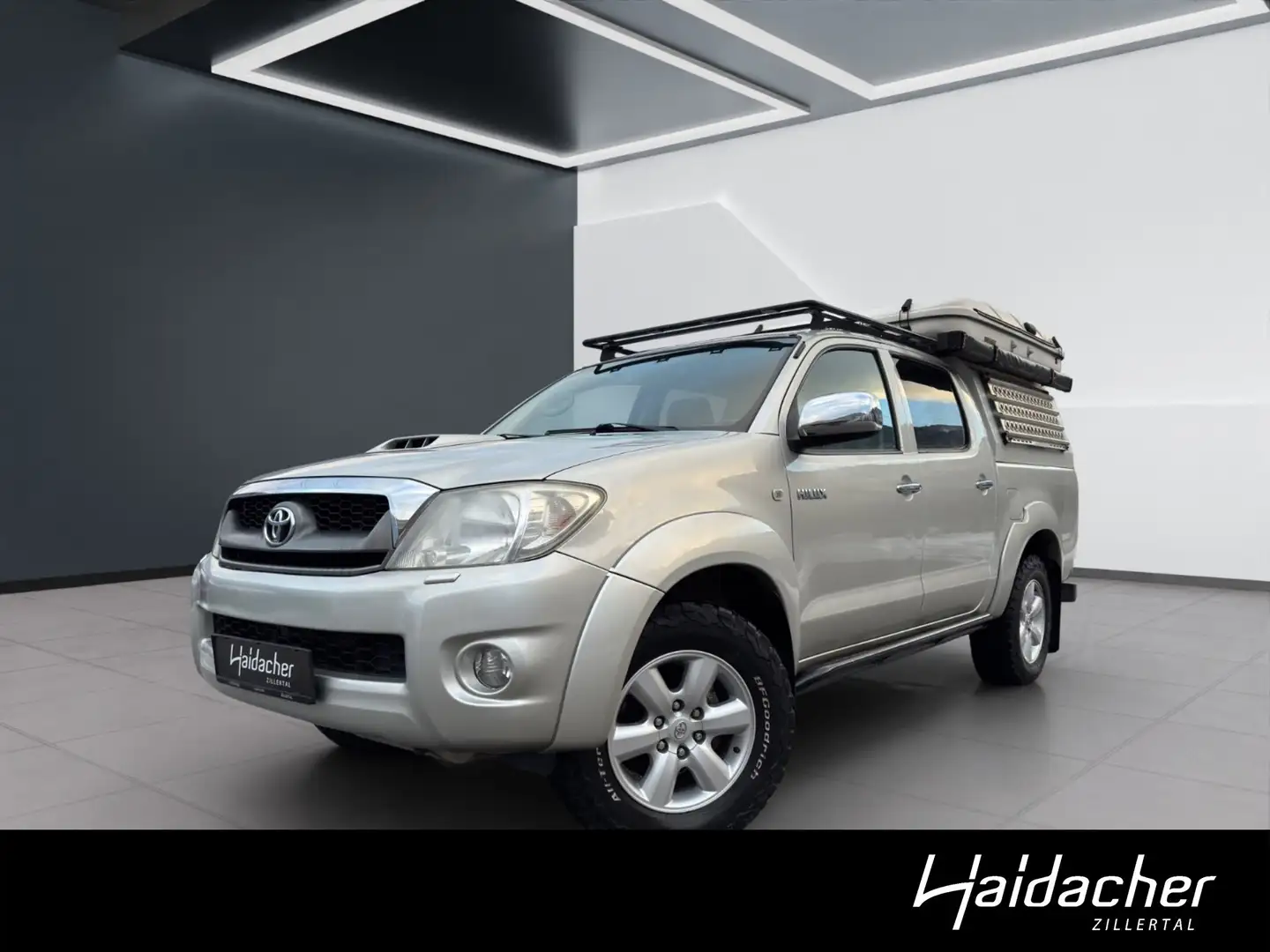 Toyota Hilux Silber - 1