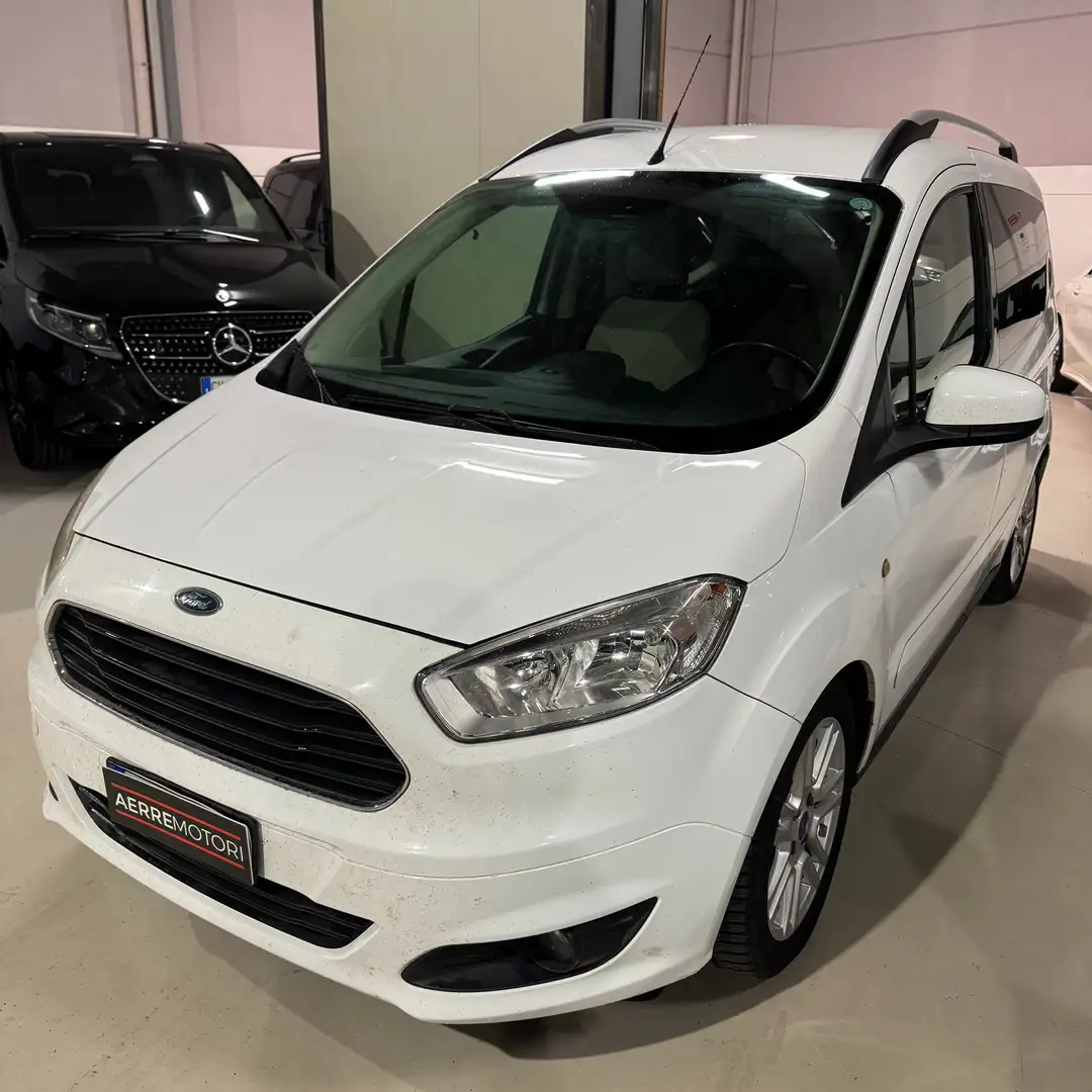 Ford Tourneo Courier Tourneo Courier 1.5 TDCI 95CV Titanium Weiß - 1