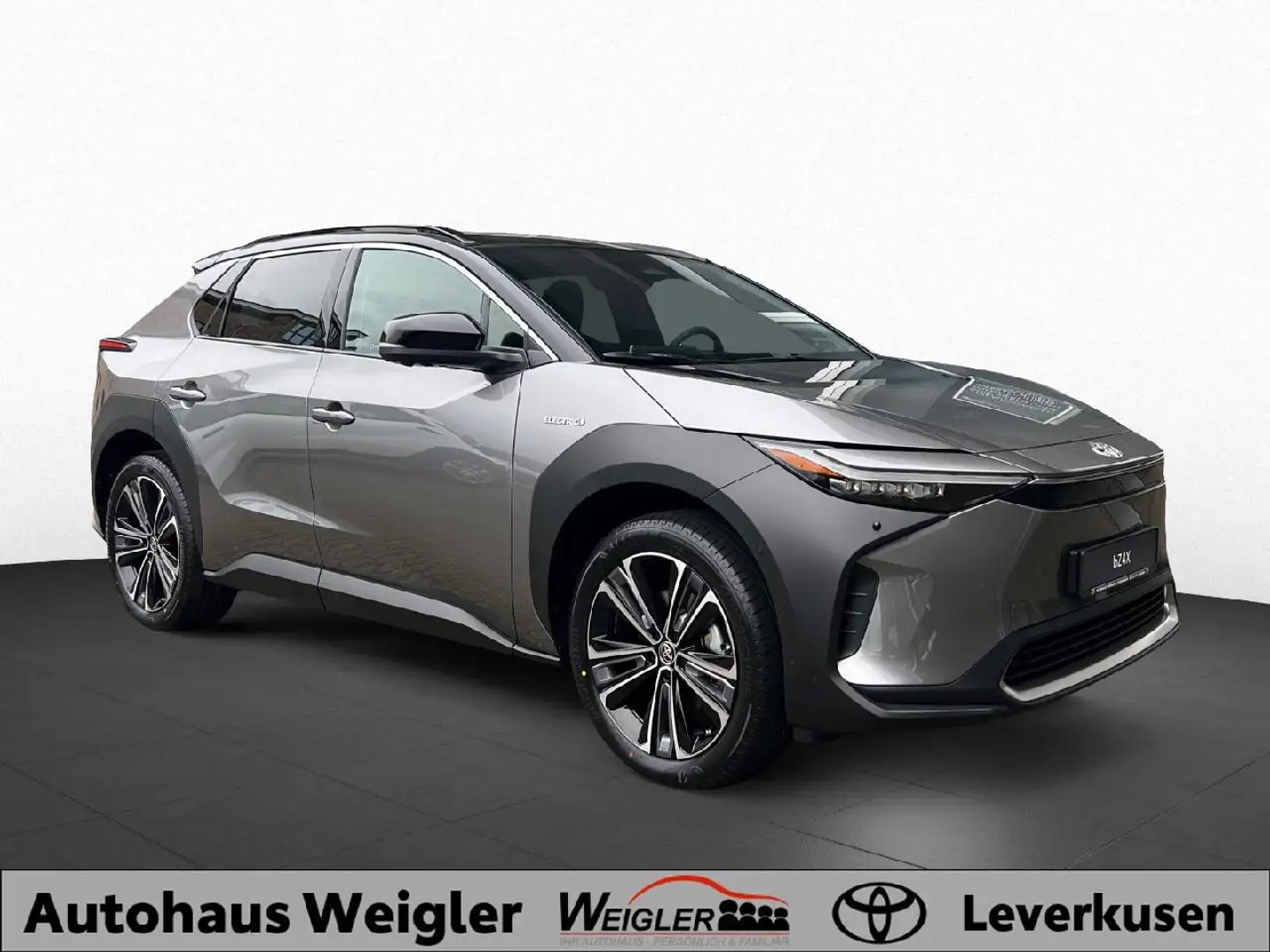 Toyota bZ4X AWD Silber - 2