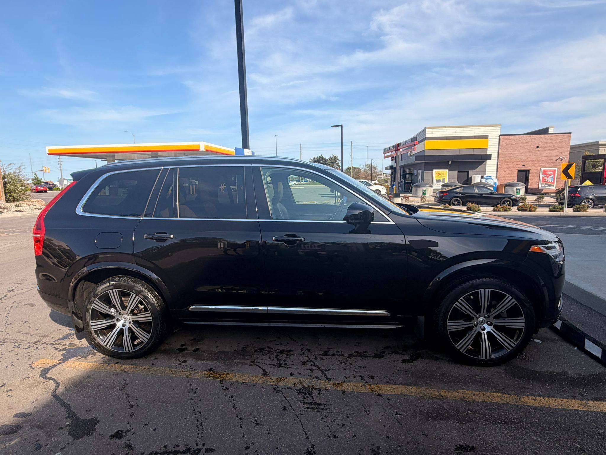 2022 Volvo XC90 Inscription alt 2