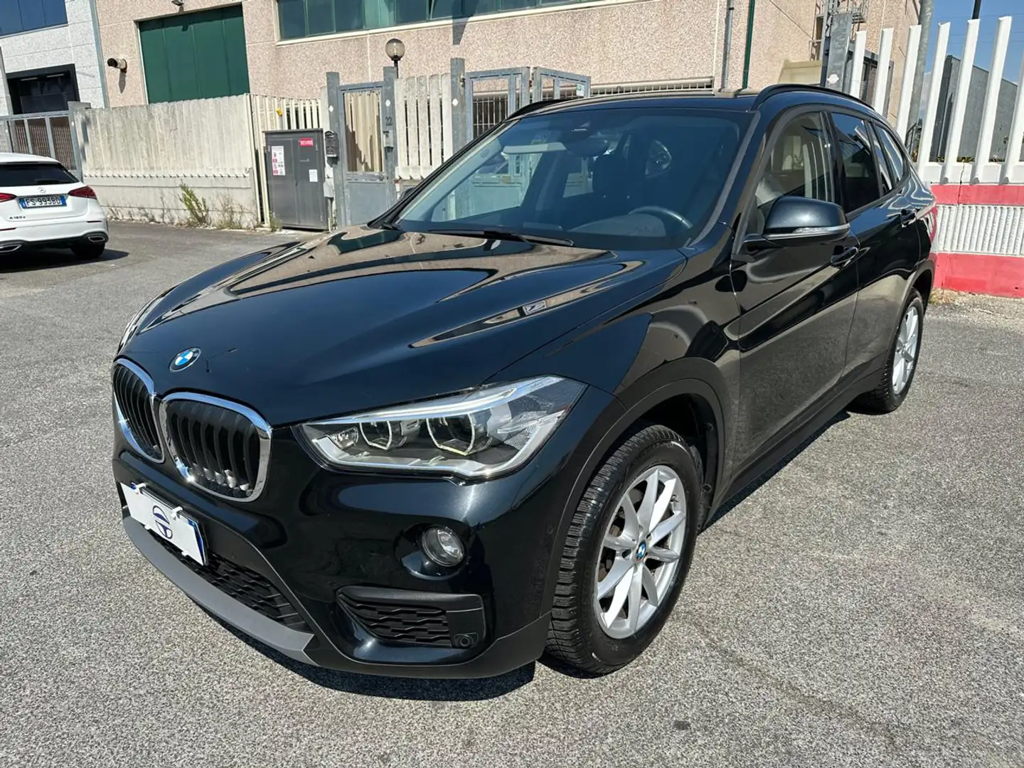 BMW X1 sDrive18d Business Aut. 150cv Nero - 1