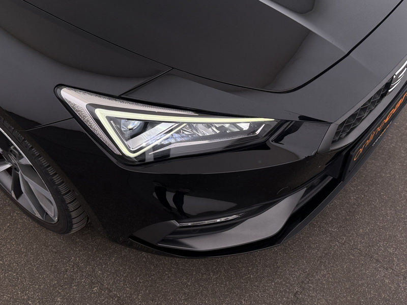 SEAT Leon 1.5 eTSI FR Aut LED SKY RADAR NAVI SITZHZG — photo 12