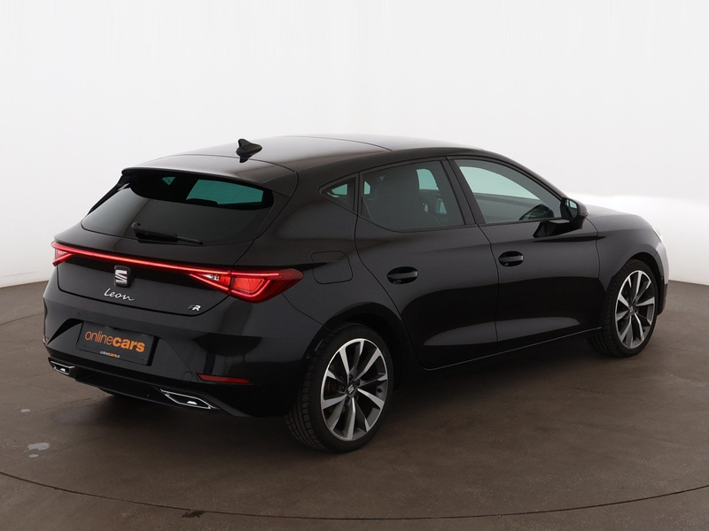 SEAT Leon 1.5 eTSI FR Aut LED SKY RADAR NAVI SITZHZG — photo 8