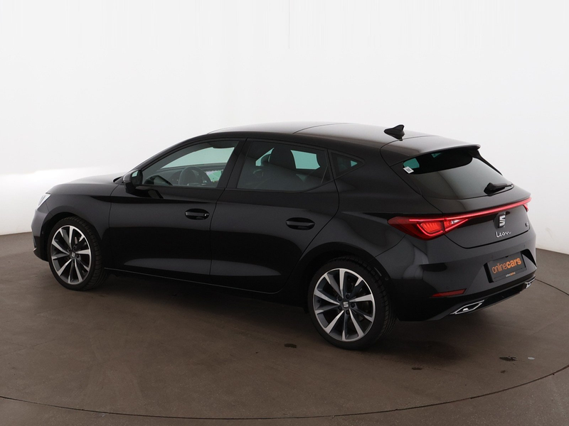 SEAT Leon 1.5 eTSI FR Aut LED SKY RADAR NAVI SITZHZG — photo 6