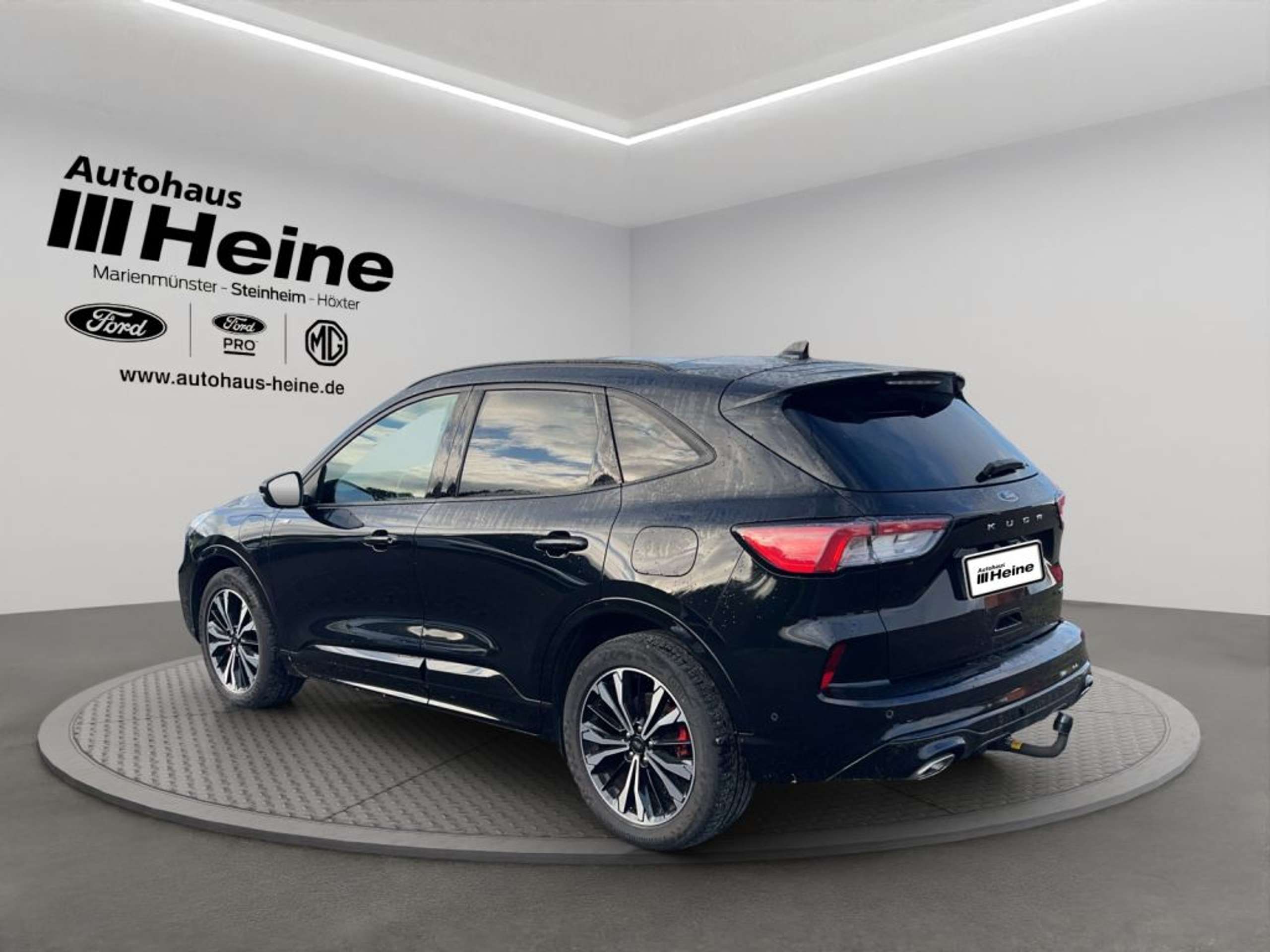 Fahrzeugabbildung Ford Kuga 2.5 Duratec PHEV ST-LINE - mit KI generiert/bearbeitet
