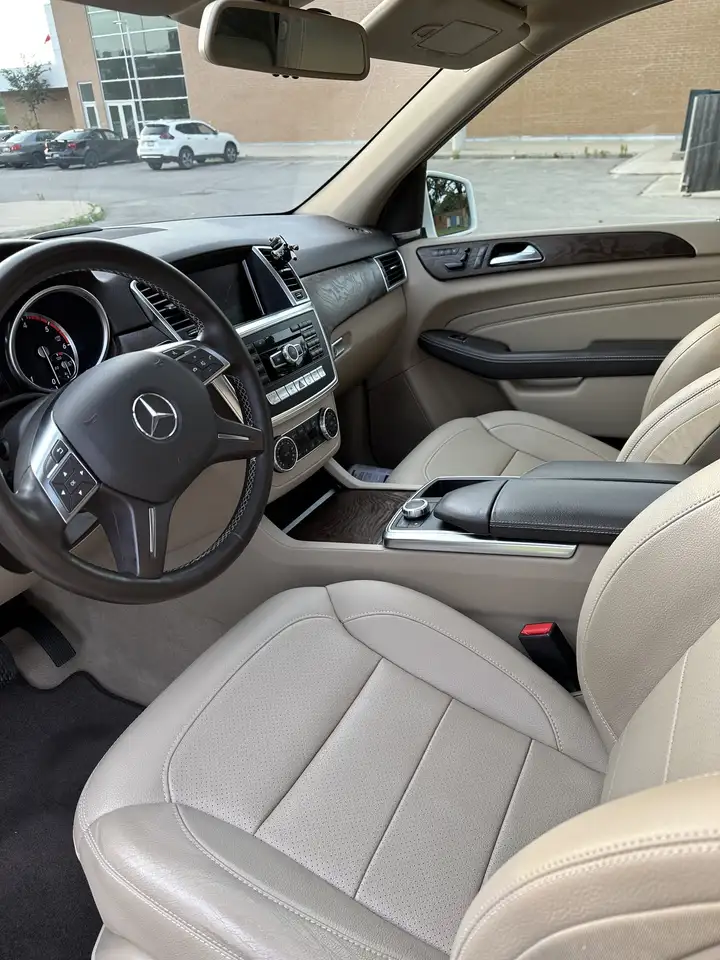 Mercedes-Benz M-Class снимка Mercedes-Benz M-Class