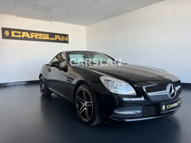 Mercedes-Benz SLK view 4