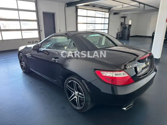 Mercedes-Benz SLK view 9