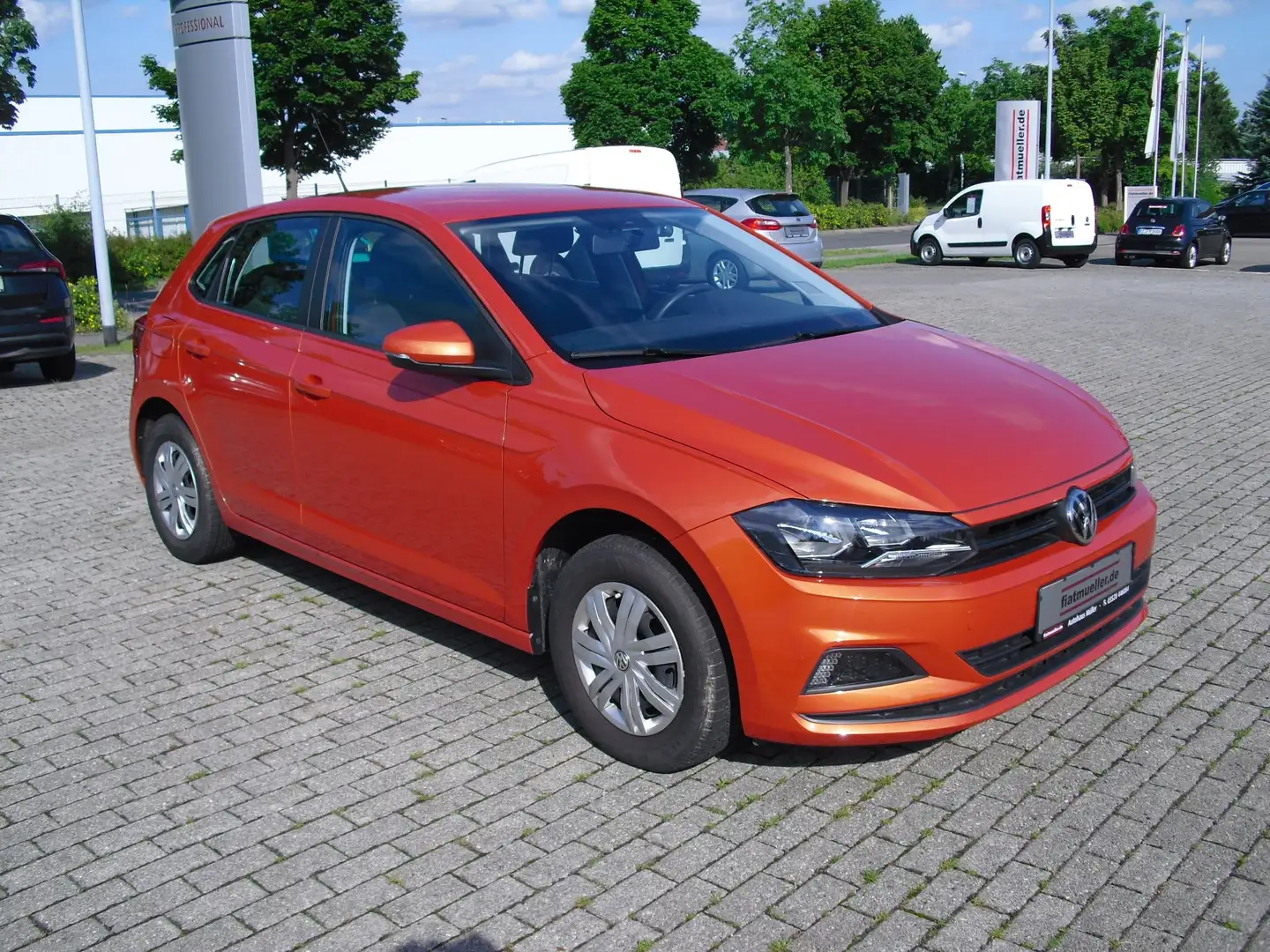 Volkswagen Polo Trendline VI / Klima, ESP, 6x Airbag, Radio Orange - 2
