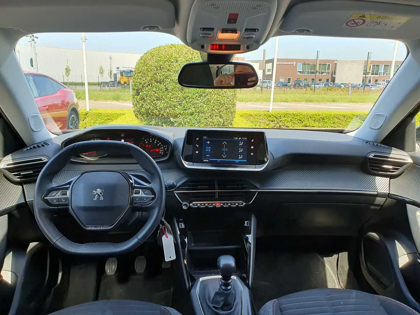Peugeot 2008 1.2 Active Pack S&S 100PK met GPS Zwart - 2