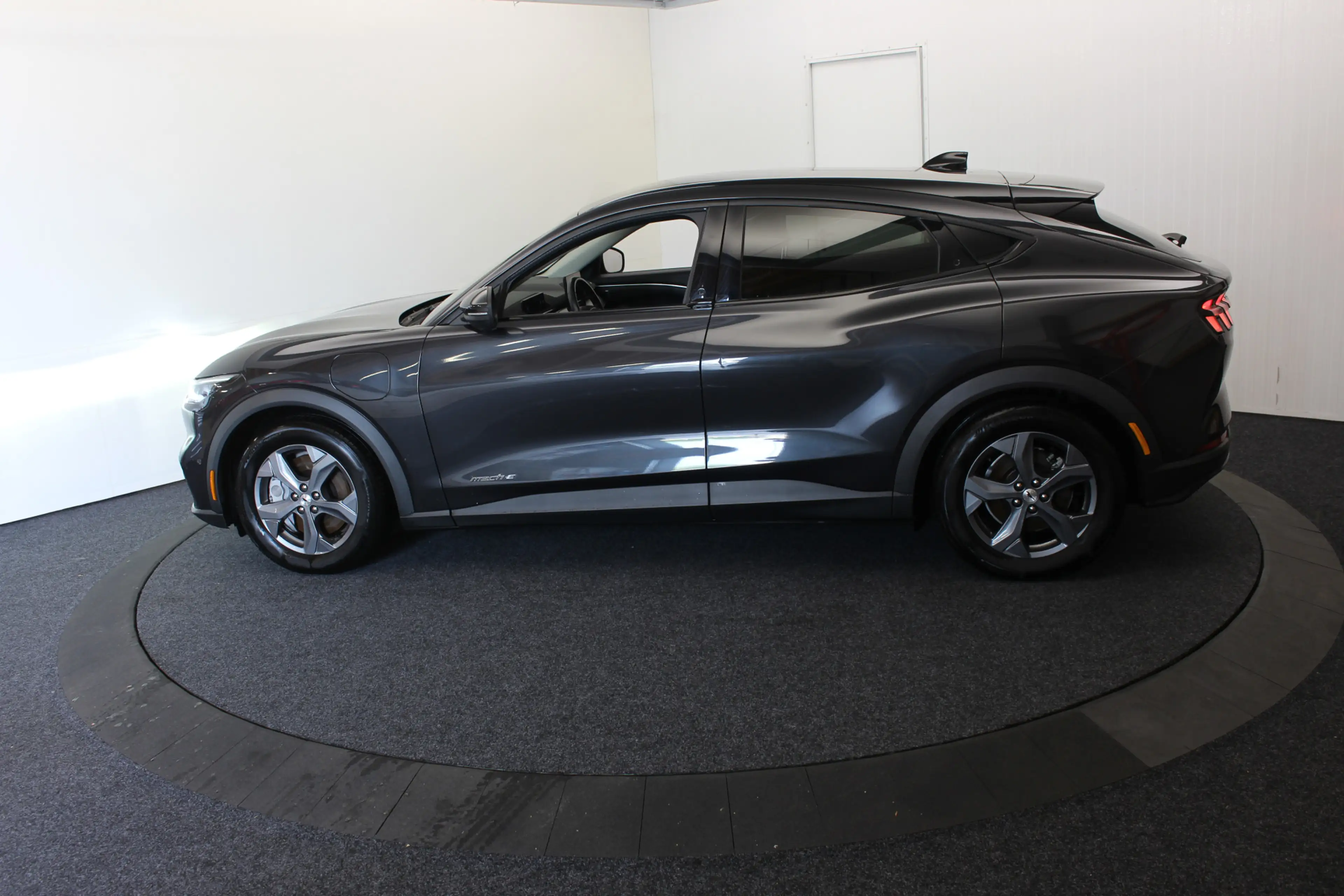Ford Mustang Mach-E RWD 75 kWh 360°Cam Pano Techpack — photo 12